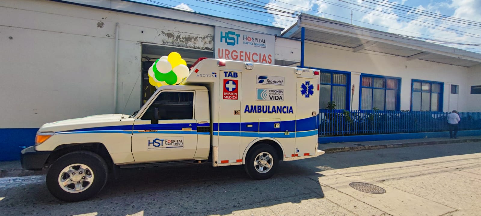 Gobierno de caldas y DTSC fortalecen red hospitalaria para el hospital santa Teresita de Pácora con la dotación de una ambulancia y equipos de laboratorio